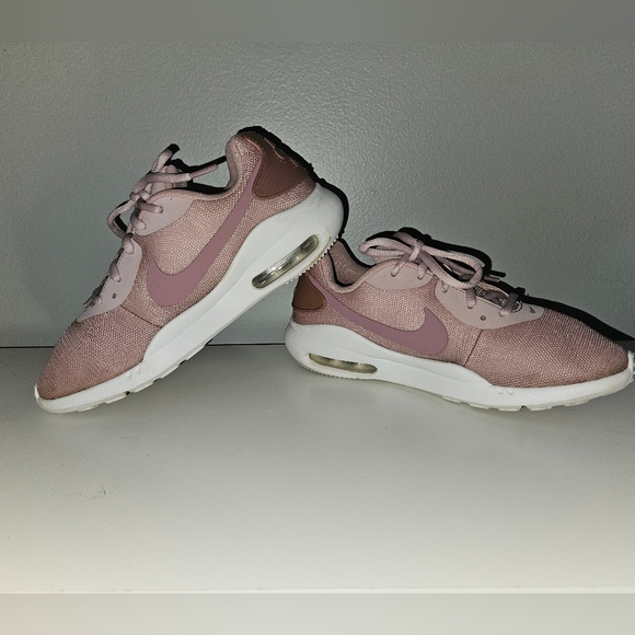 Nike Air Max Oketo Pink Athletic Shoes - Size 6 🩷 - Picture 6 of 10